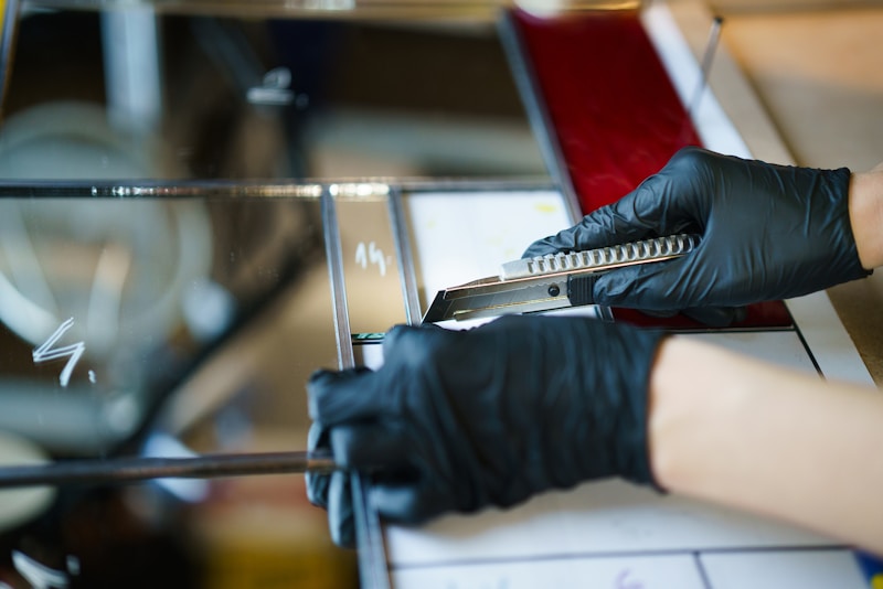 Remplacement de pare-brise dans un atelier de carrosserie